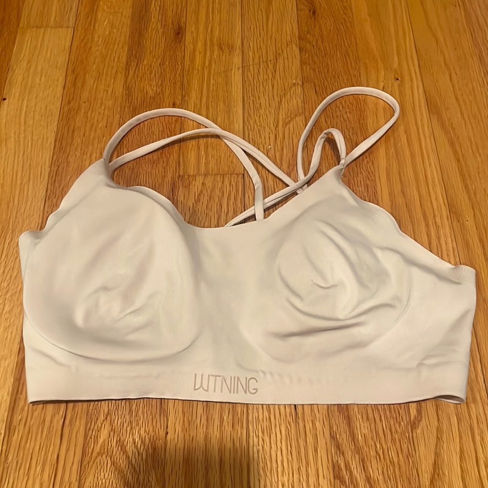 Wtning Sports Bra Criss Cross